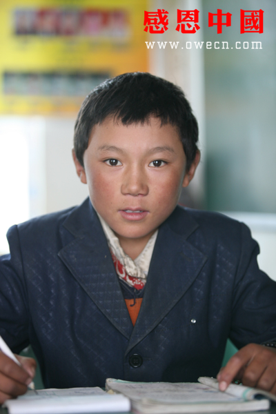 求适合小学三年级的英语环保小故事演讲稿,要